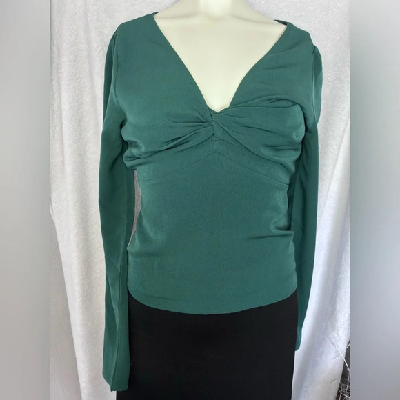 Green Long Sleeve Twist Front V-Neck Blouse - Picture 2 of 5